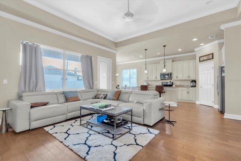 Casa en venta en Seminole, Florida, 3 dormitorios, 182.55 m2 № 1909910 - foto 4