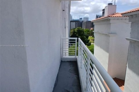 Apartamento en alquiler en Miami, Florida, 1 dormitorio, 3766.72 m2 № 1971354 - foto 4