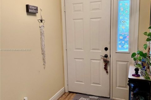 Купить виллу или дом в Хомстед, Флорида 2 спальни, 108.79м2, № 1972533 - фото 3