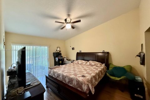 Купить виллу или дом в Хомстед, Флорида 2 спальни, 108.79м2, № 1972533 - фото 6