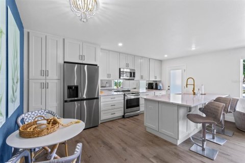 Condo in Maitland, Florida, 2 bedrooms  № 2259490 - photo 8