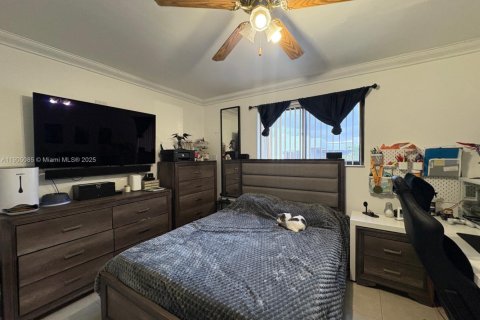 Condo in Hialeah, Florida, 2 bedrooms № 1956801 - photo 15