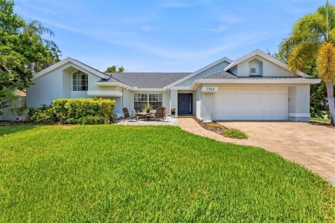 House in Palm Harbor, Florida 3 bedrooms, 194.63 sq.m. № 2195812