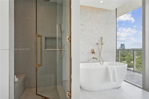 Снять в аренду кондоминиум в Майами, Флорида 3 спальни, 157.56м2, № 1954774 - фото 11