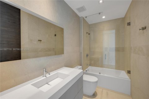 Снять в аренду кондоминиум в Майами, Флорида 3 спальни, 204.01м2, № 1988016 - фото 25