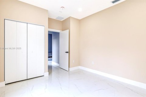 Villa ou maison à vendre à Fort Lauderdale, Floride: 5 chambres, 174.01 m2 № 1973859 - photo 23