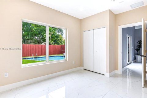 Villa ou maison à vendre à Fort Lauderdale, Floride: 5 chambres, 174.01 m2 № 1973859 - photo 21