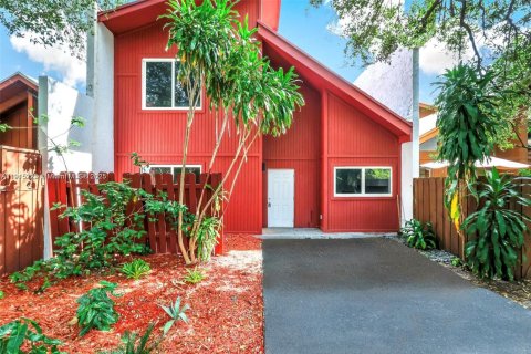 Villa ou maison à vendre à Fort Lauderdale, Floride: 5 chambres, 174.01 m2 № 1973859 - photo 3