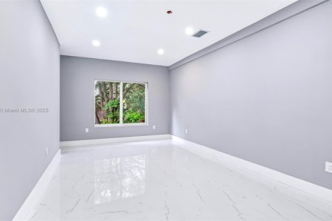 Villa ou maison à vendre à Fort Lauderdale, Floride: 5 chambres, 174.01 m2 № 1973859 - photo 19