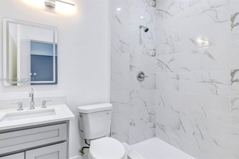 Villa ou maison à vendre à Fort Lauderdale, Floride: 5 chambres, 174.01 m2 № 1973859 - photo 24