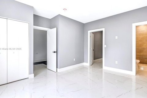 Villa ou maison à vendre à Fort Lauderdale, Floride: 5 chambres, 174.01 m2 № 1973859 - photo 15