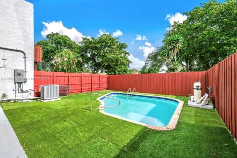 Villa ou maison à vendre à Fort Lauderdale, Floride: 5 chambres, 174.01 m2 № 1973859 - photo 30