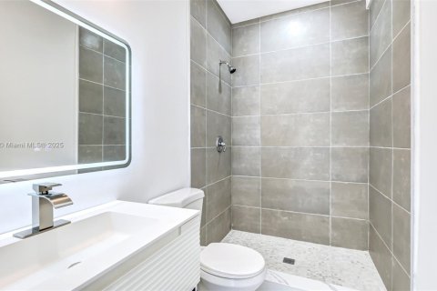 Villa ou maison à vendre à Fort Lauderdale, Floride: 5 chambres, 174.01 m2 № 1973859 - photo 17