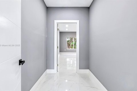 Villa ou maison à vendre à Fort Lauderdale, Floride: 5 chambres, 174.01 m2 № 1973859 - photo 18