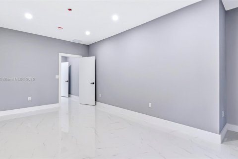 Villa ou maison à vendre à Fort Lauderdale, Floride: 5 chambres, 174.01 m2 № 1973859 - photo 20