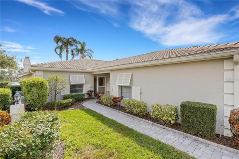 Villa ou maison à vendre à Sarasota, Floride: 3 chambres, 139.35 m2 № 2395561 - photo 2