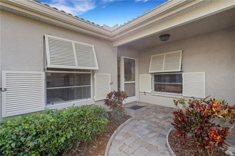 Villa ou maison à vendre à Sarasota, Floride: 3 chambres, 139.35 m2 № 2395561 - photo 3