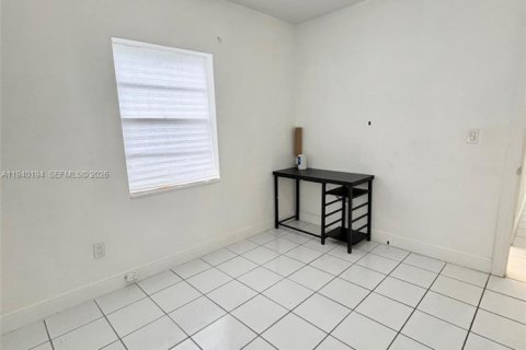Casa en alquiler en North Miami Beach, Florida, 3 dormitorios, 102.19 m2 № 1997152 - foto 24