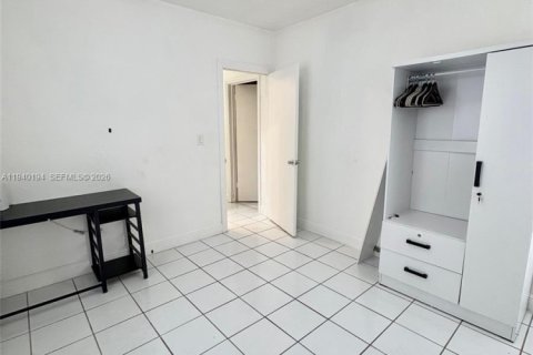 Casa en alquiler en North Miami Beach, Florida, 3 dormitorios, 102.19 m2 № 1997152 - foto 23