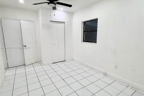 Casa en alquiler en North Miami Beach, Florida, 3 dormitorios, 102.19 m2 № 1997152 - foto 17
