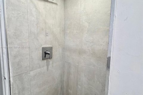 Casa en alquiler en North Miami Beach, Florida, 3 dormitorios, 102.19 m2 № 1997152 - foto 19