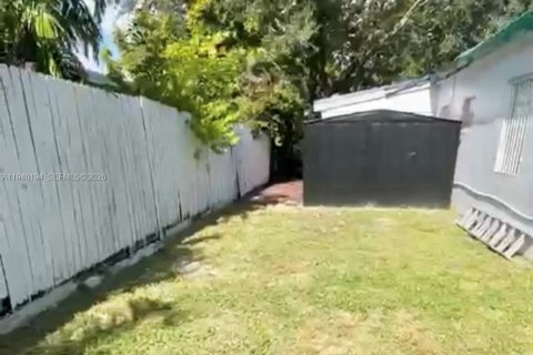 House in North Miami Beach, Florida 3 bedrooms, 102.19 sq.m. № 1997152 - photo 19