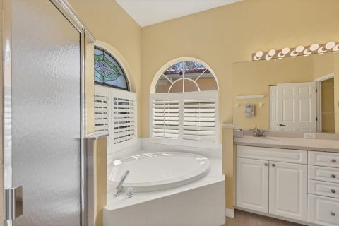 House in Venice, Florida 3 bedrooms, 162.02 sq.m. № 1602506 - photo 24