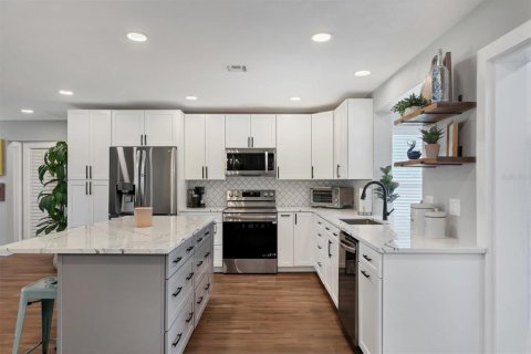 Villa ou maison à vendre à Bradenton, Floride: 3 chambres, 187.2 m2 № 1641016 - photo 17
