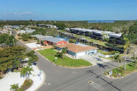 Villa ou maison à vendre à Bradenton, Floride: 3 chambres, 187.2 m2 № 1641016 - photo 4