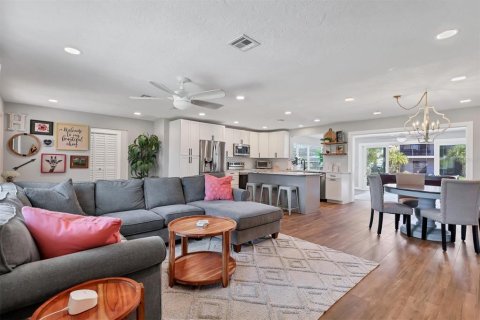 Villa ou maison à vendre à Bradenton, Floride: 3 chambres, 187.2 m2 № 1641016 - photo 12
