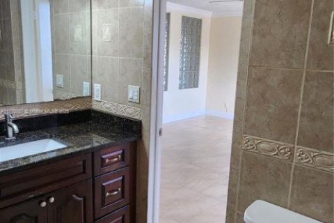 Condo in Coral Springs, Florida, 2 bedrooms  № 1861557 - photo 8