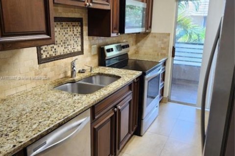 Condo in Coral Springs, Florida, 2 bedrooms  № 1861557 - photo 3