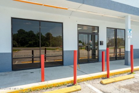 Commercial property in Jacksonville, Florida 92.9 sq.m. № 770003 - photo 1