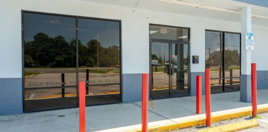 Commercial property in Jacksonville, Florida 92.9 sq.m. № 770003