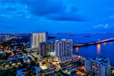 Copropriété à vendre à Miami, Floride: 2 chambres, 100.71 m2 № 1976957 - photo 30