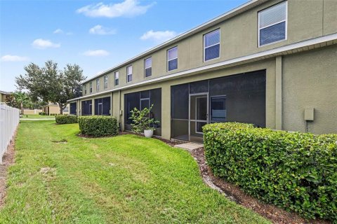 Townhouse in Brandon, Florida 3 bedrooms, 155.15 sq.m. № 2266953 - photo 22
