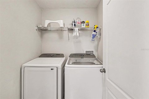 Townhouse in Brandon, Florida 3 bedrooms, 155.15 sq.m. № 2266953 - photo 21