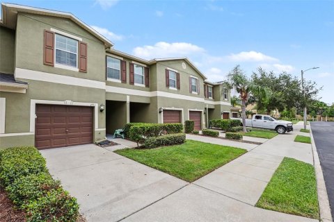 Townhouse in Brandon, Florida 3 bedrooms, 155.15 sq.m. № 2266953 - photo 3