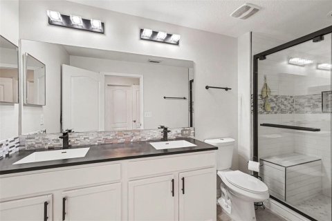 Townhouse in Brandon, Florida 3 bedrooms, 155.15 sq.m. № 2266953 - photo 16