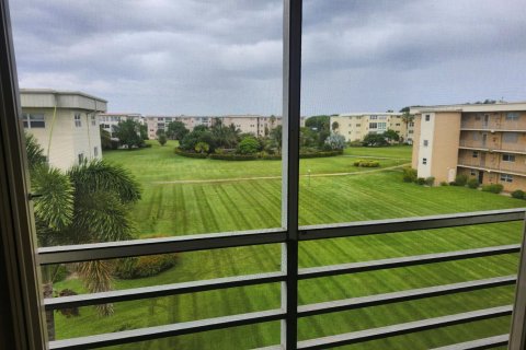 Condo in Boynton Beach, Florida, 2 bedrooms № 2240137 - photo 5