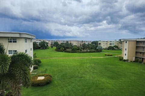Condo in Boynton Beach, Florida, 2 bedrooms № 2240137 - photo 3