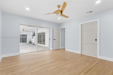 House in Plantation, Florida 4 bedrooms, 231.7 sq.m. № 2249809 - photo 22