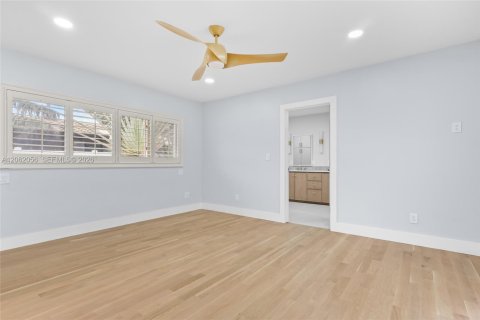 House in Plantation, Florida 4 bedrooms, 231.7 sq.m. № 2249809 - photo 20