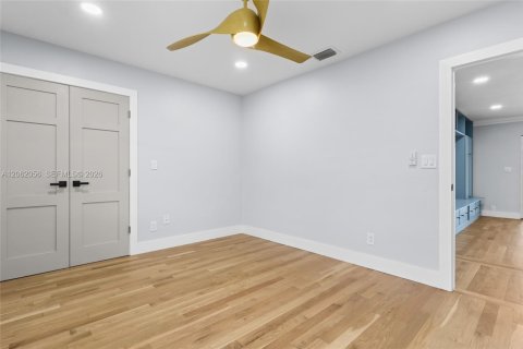 House in Plantation, Florida 4 bedrooms, 231.7 sq.m. № 2249809 - photo 15
