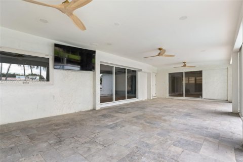 House in Plantation, Florida 4 bedrooms, 231.7 sq.m. № 2249809 - photo 29