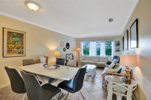 Condo in Lauderdale Lakes, Florida, 1 bedroom № 1953089 - photo 8