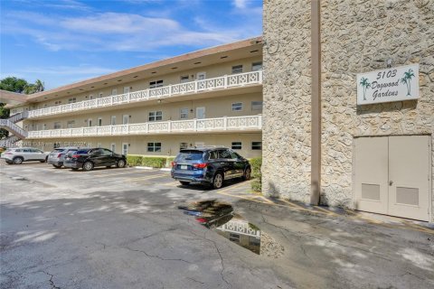 Condo in Lauderdale Lakes, Florida, 1 bedroom № 1953089 - photo 23