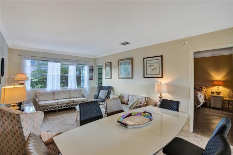 Condo in Lauderdale Lakes, Florida, 1 bedroom № 1953089 - photo 9