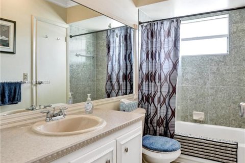 Condo in Lauderdale Lakes, Florida, 1 bedroom № 1953089 - photo 6