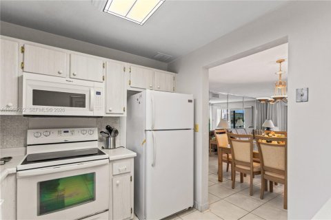 Снять в аренду кондоминиум в Халландейл-Бич, Флорида 2 спальни, 104.05м2, № 2005959 - фото 20